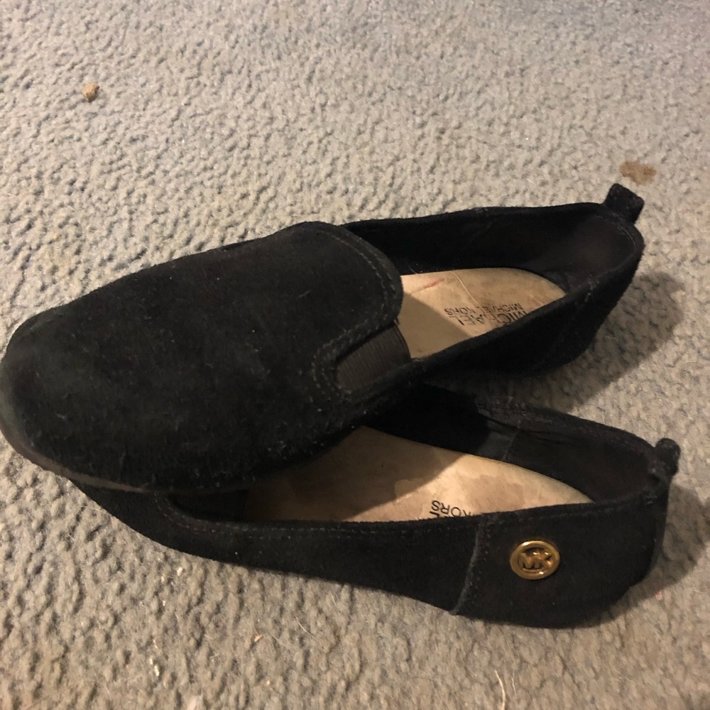 MK black flats